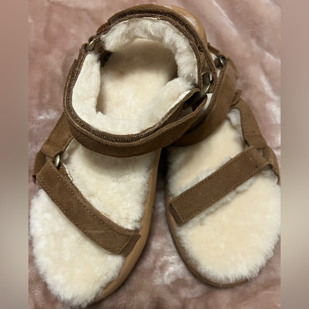 Teva Women's Hurricane Shearling Sandals